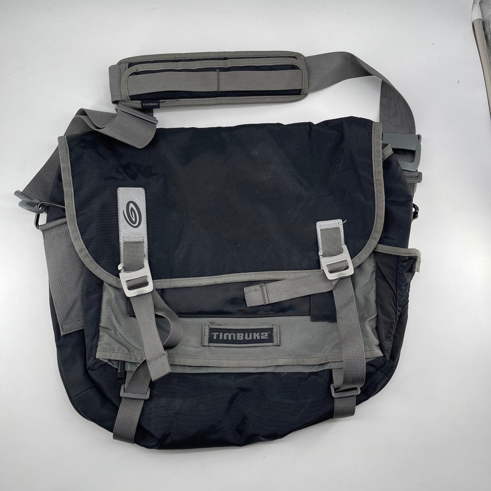 Timbuk2 Command Bag Black Grey Commuter Laptop Travel Shoulder Bag